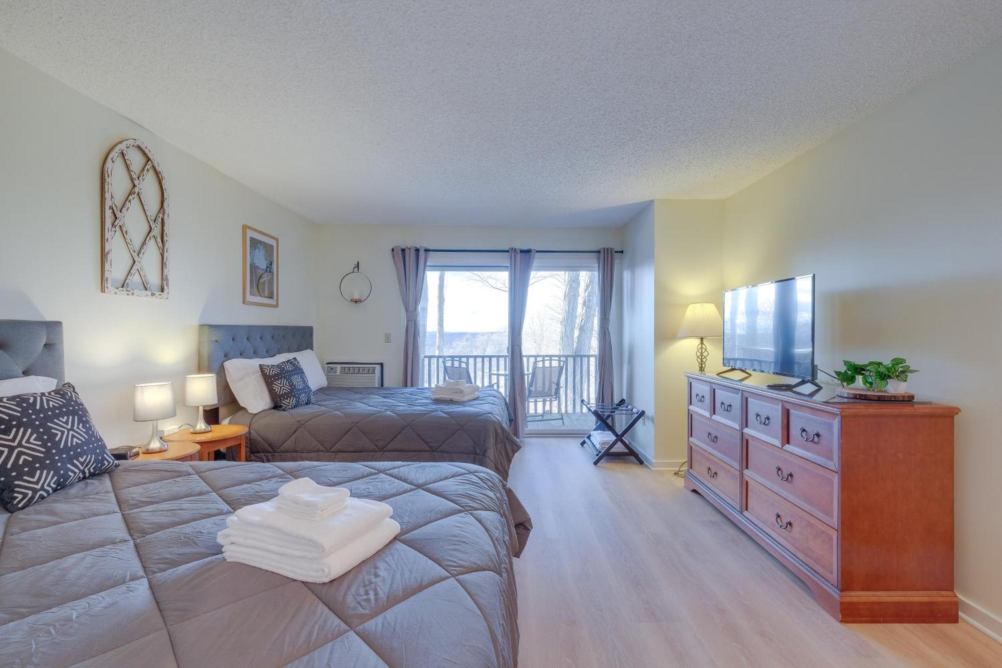 Bellaire Condo - Walk To Shanty Creek Resort! Екстер'єр фото